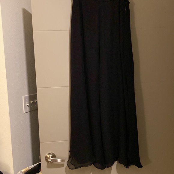 Beautiful like new silk and chiffon evening pants.  Size 8 - Picture 2 of 7